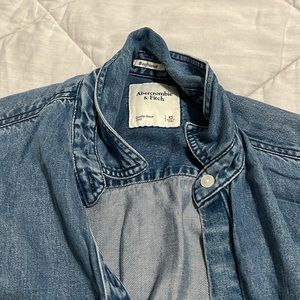 Abercrombie & Fitch XS Jean shirt
